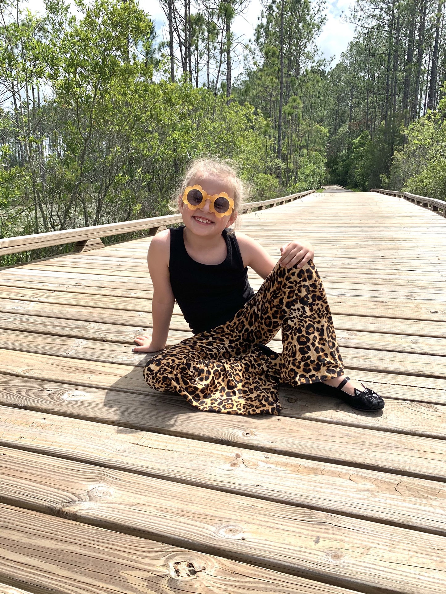 Bellbottoms in leopard print