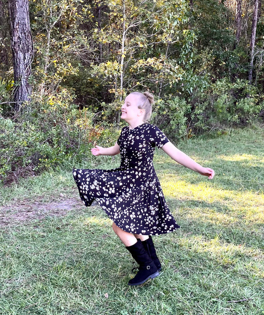 Lily Twirl Dress in Black Daisies Prints